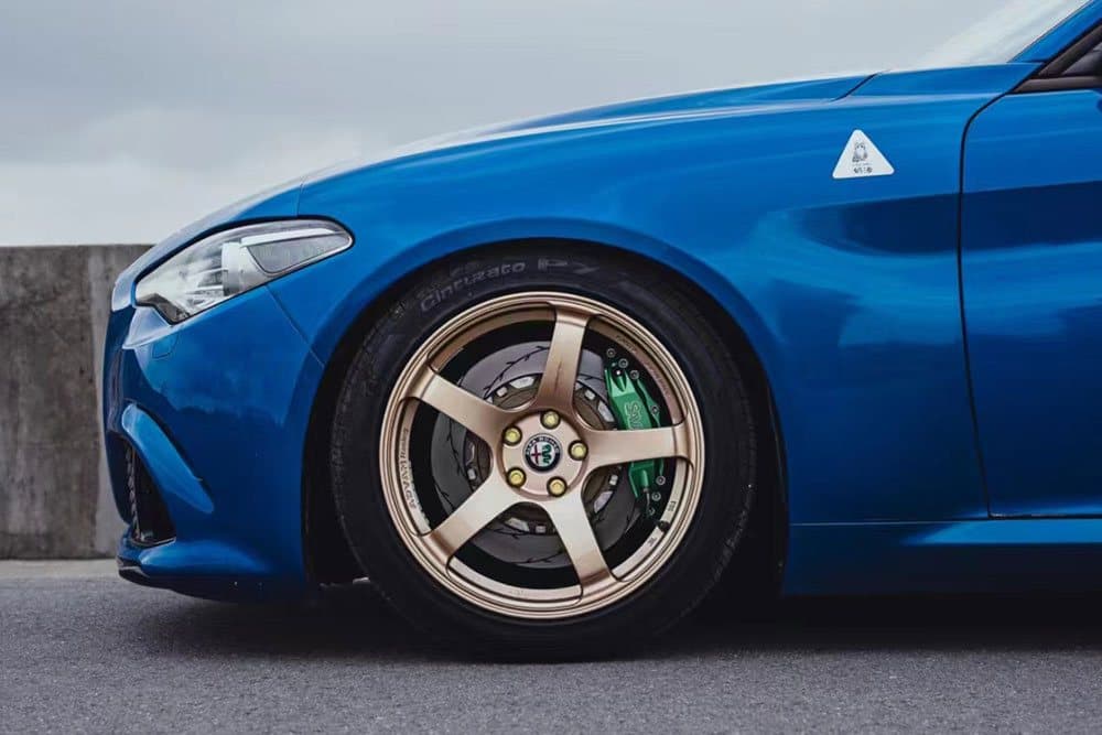 Alfa Romeo Giulia с тормозами SAVANINI