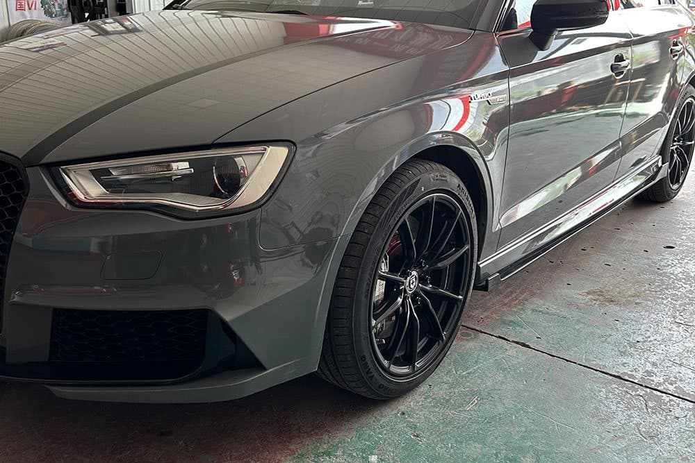 Audi A3 с тормозами SAVANINI