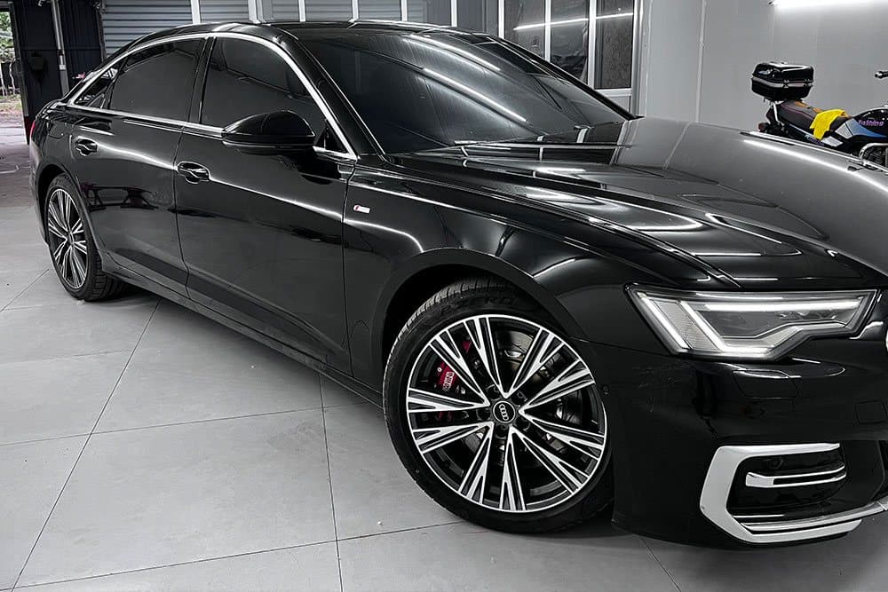 Audi A6 с тормозами SAVANINI