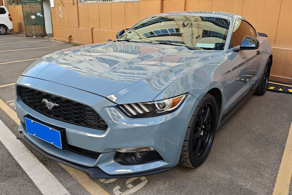 Ford Mustang с тормозами SAVANINI