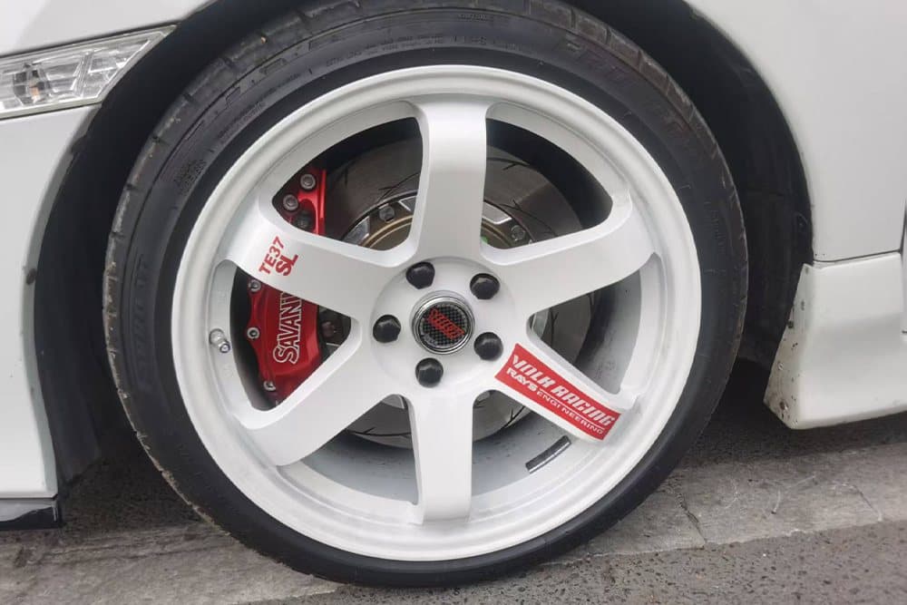 Honda Civic с тормозами SAVANINI