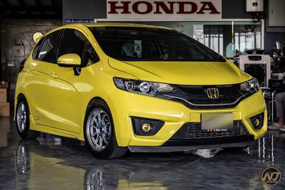 Honda Fit (GK5) с тормозами SAVANINI