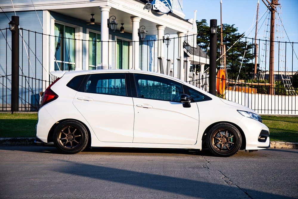 Honda Fit (GK5) с тормозами SAVANINI