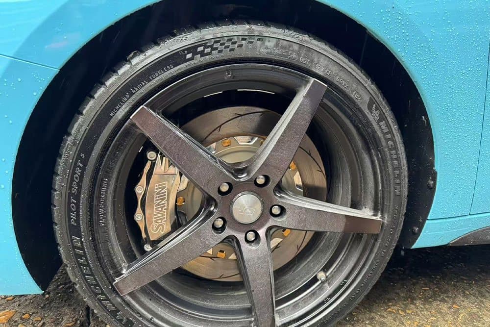 Hyundai Lafesta с тормозами SAVANINI