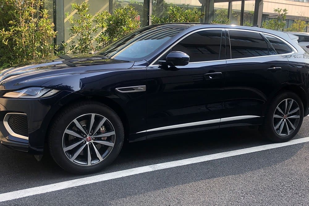 Jaguar F-Pace с тормозами SAVANINI