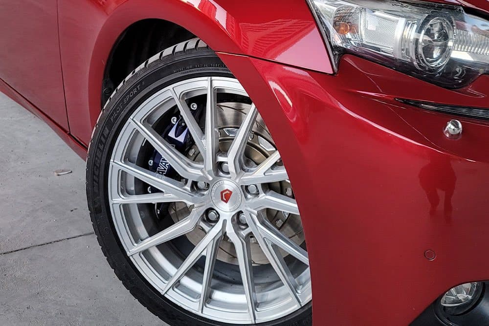 Lexus IS с тормозами SAVANINI