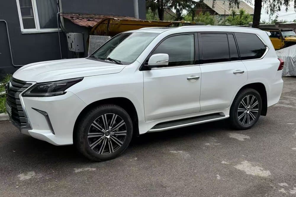 Lexus LX 570 с тормозами SAVANINI