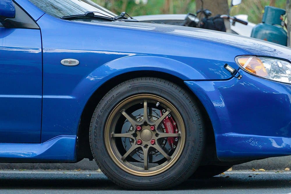 Mazda 3 с тормозами SAVANINI