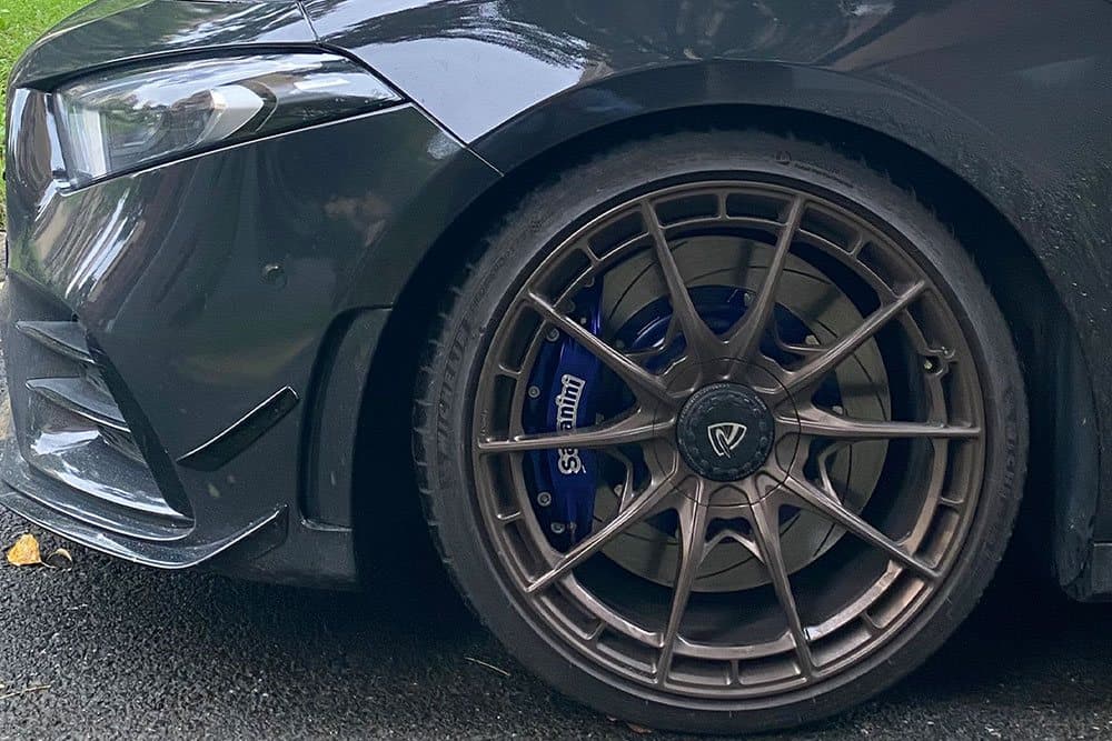 Mercedes-Benz A35 AMG с тормозами SAVANINI