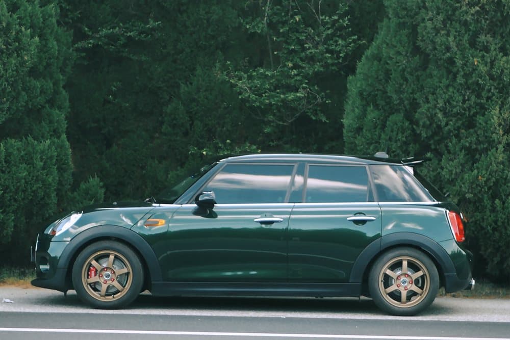 MINI Cooper с тормозами SAVANINI