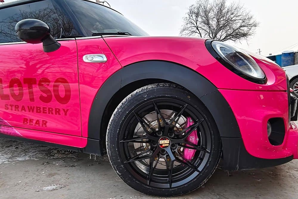 MINI Cooper с тормозами SAVANINI