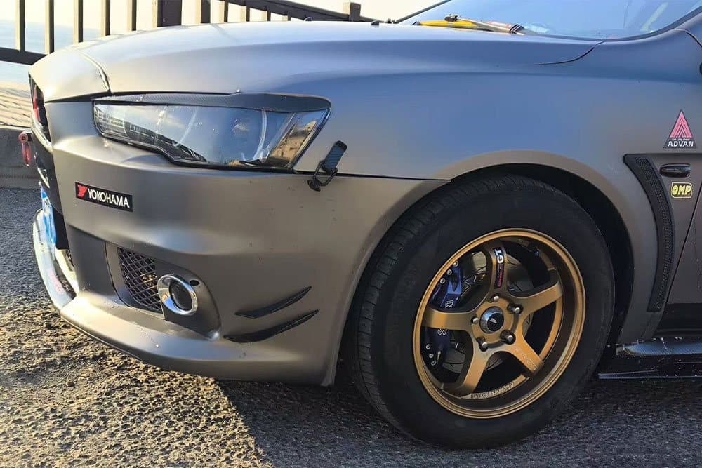 Mitsubishi Lancer EX с тормозами SAVANINI