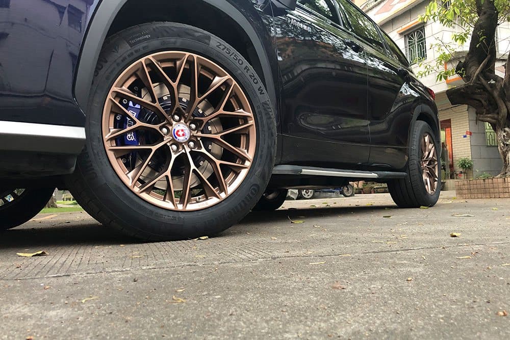 Toyota Highlander с тормозами SAVANINI