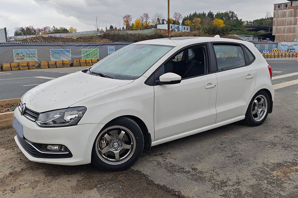 Volkswagen Polo с тормозами SAVANINI