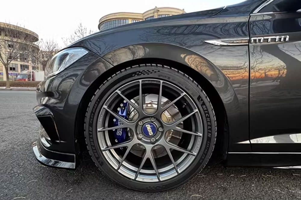 Volkswagen Sagitar с тормозами SAVANINI