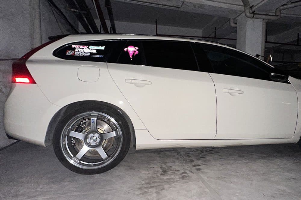 Volvo V60 с тормозами SAVANINI